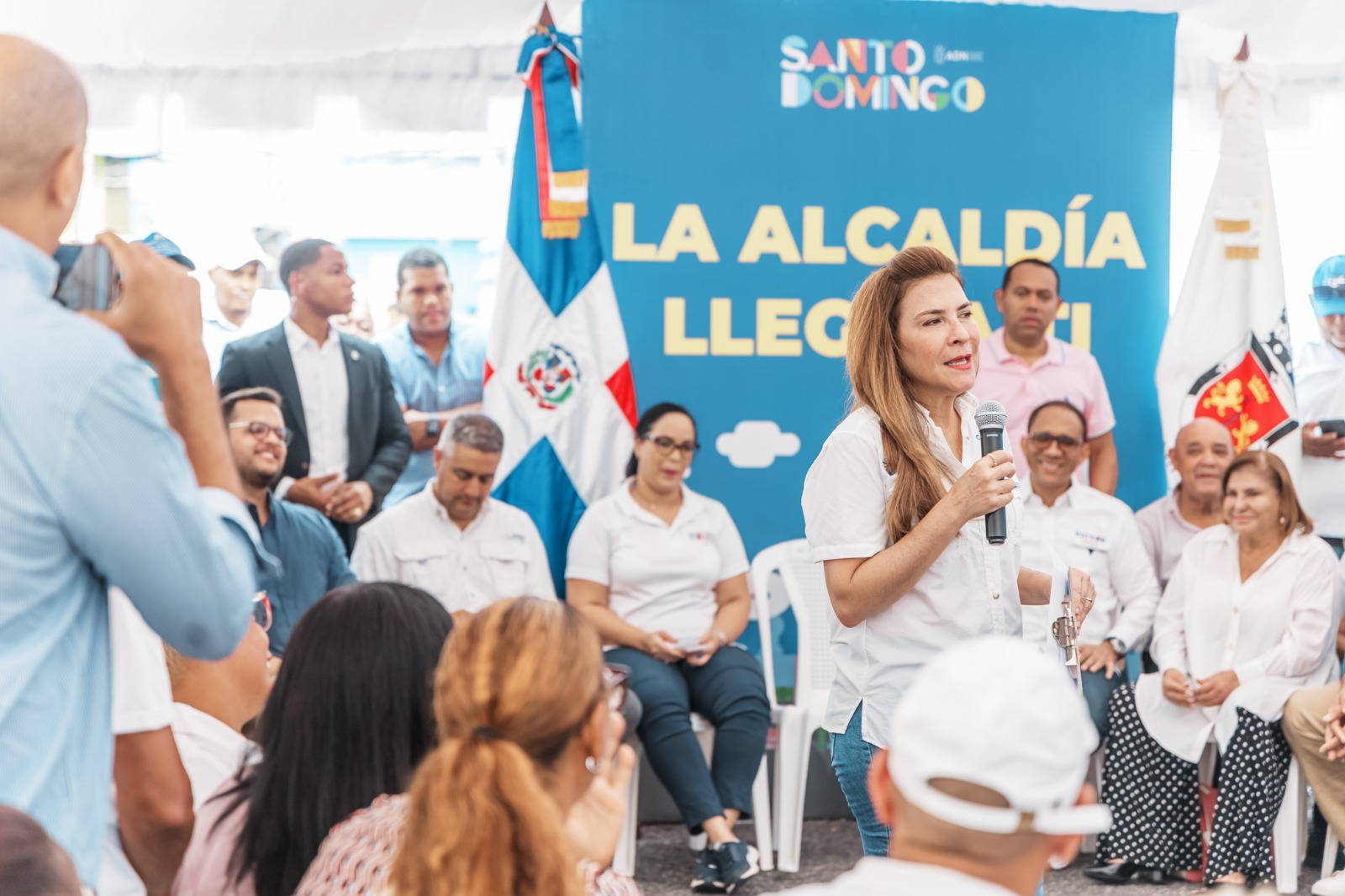 Comunitarios de Las Cañitas reciben con alegría soluciones llevadas al sector por la alcaldesa Carolina Mejía