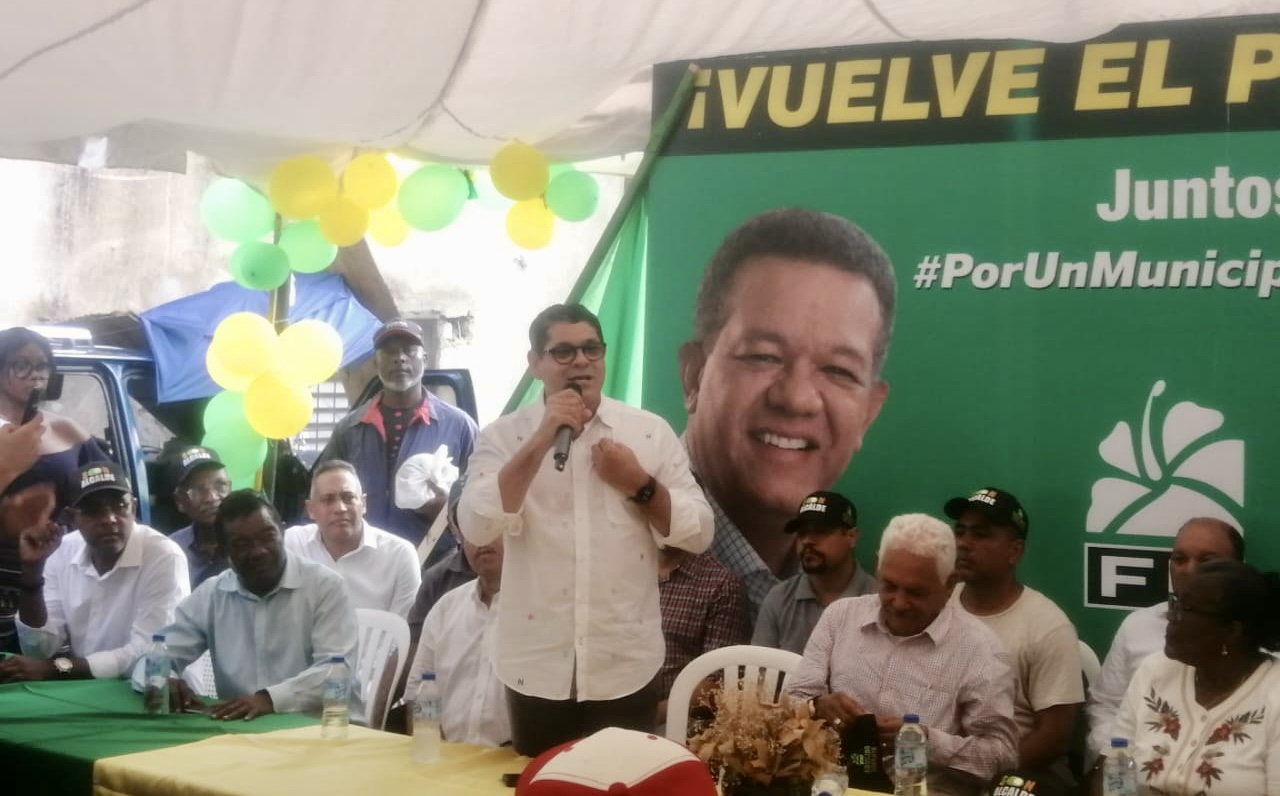 Frente Liberal Comunitario que preside Carlo Vidal Baez Torrez , respaldan Aquilino Serrata para Alcalde de SDO