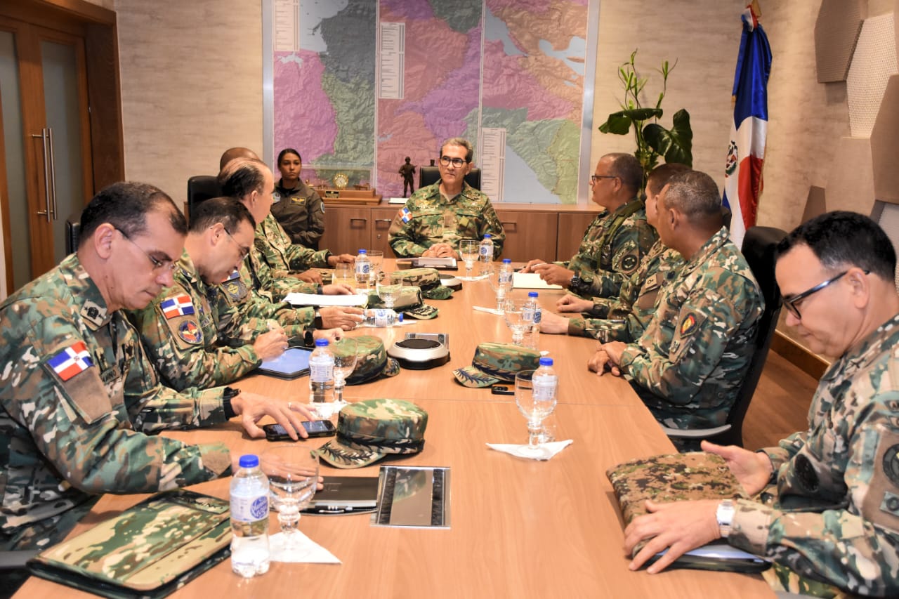 Estado Mayor General del Ministerio de Defensa pasa revista a la situación de la frontera
