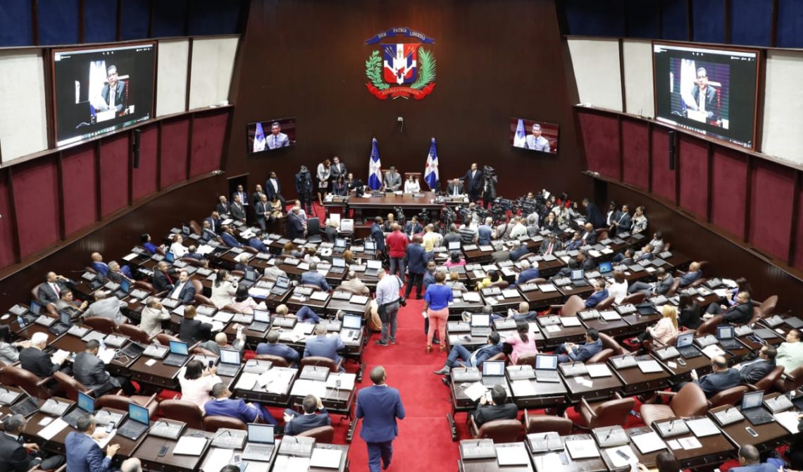 Cámara de Diputados aprueba elevar a municipio al Distrito Municipal La Victoria
