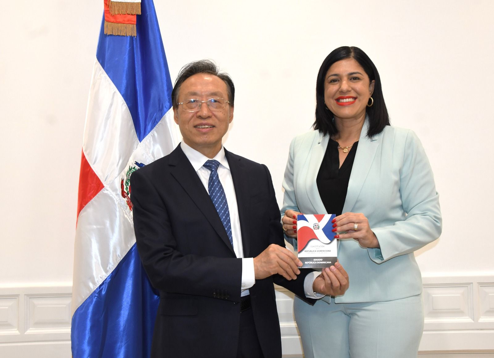 Presidente de la comisión de Relaciones Exteriores del Senado recibe delegación de Sichuan, China