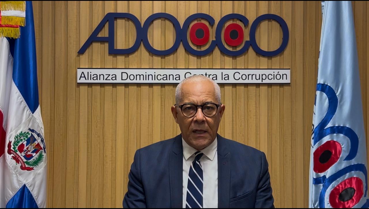 Adocco solicita a Contrataciones Públicas suspender licitación para recogida de basura en Santiago por estar viciada