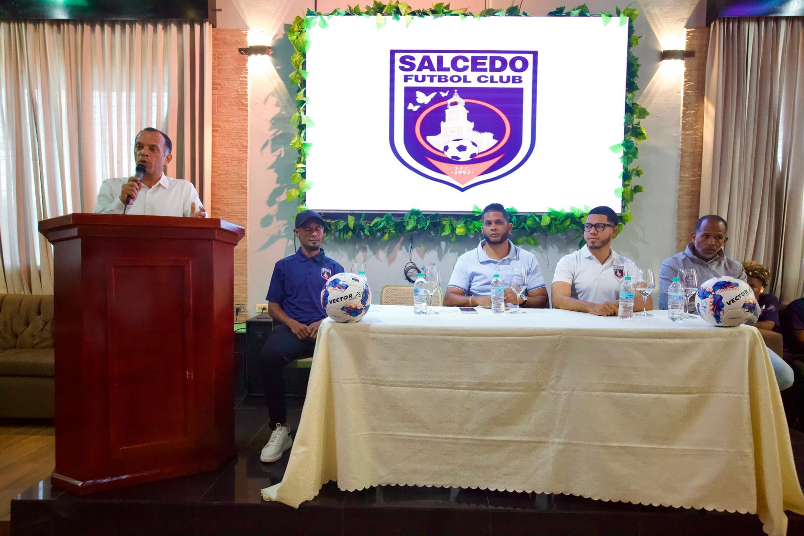 El Salcedo Fútbol Club listo para cumplir su sueño, primer equipo de la provincia que participa en un evento profesional