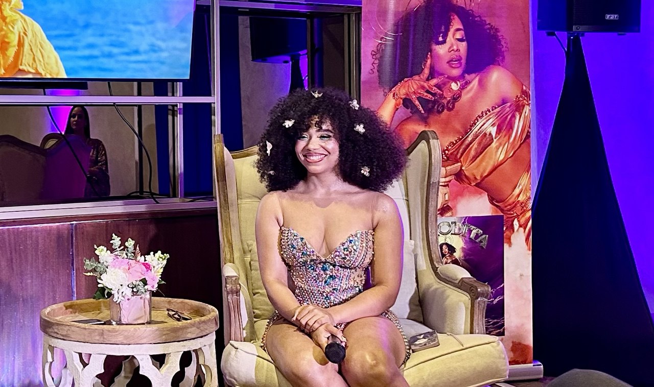 Chelsy presenta “Afrodita”, su primer álbum con ritmos de reguetón, trap y dembow