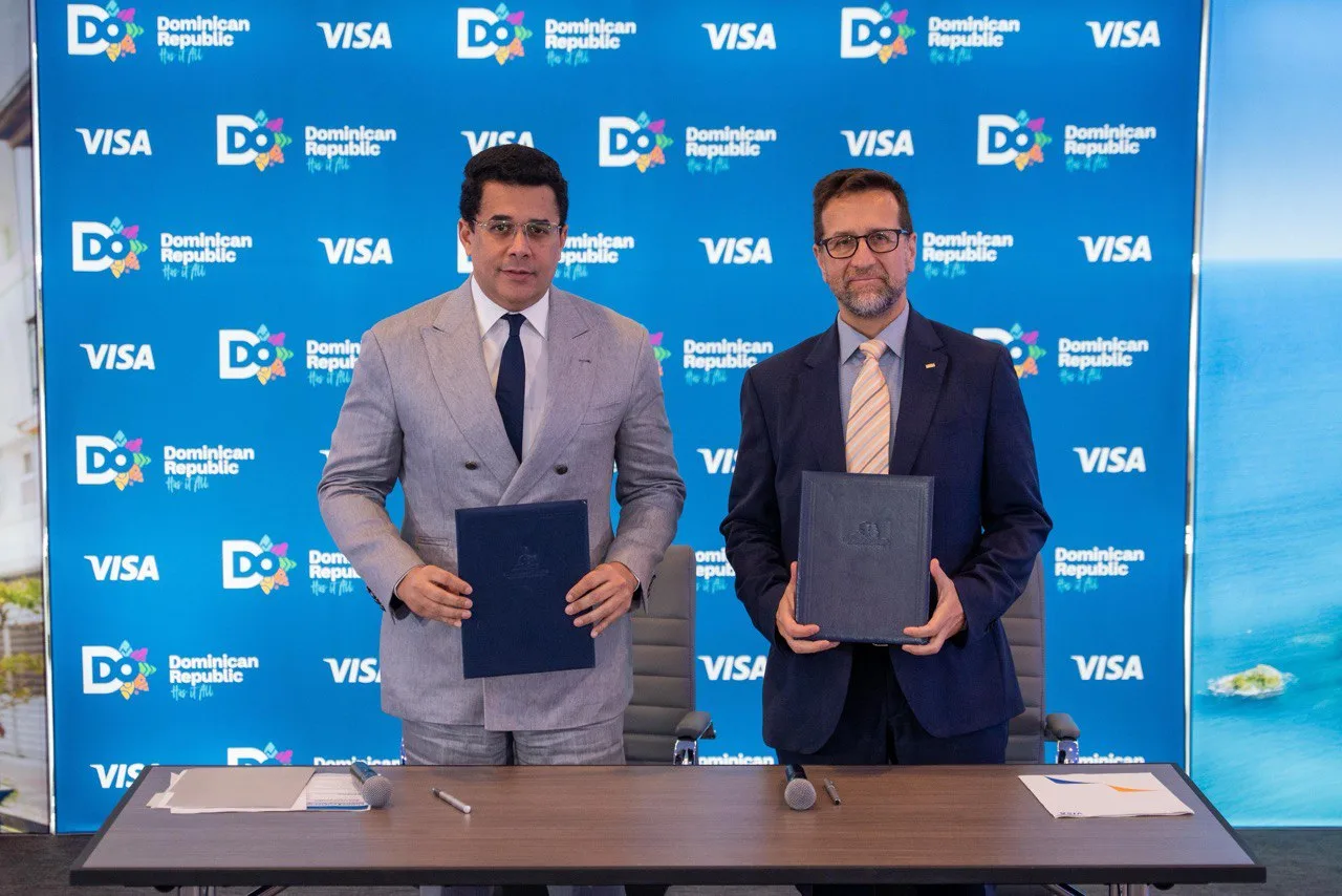 David Collado y Visa International pactan alianza para impulsar la promoción turística de República Dominicana