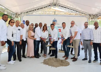 Kelvin Cruz inicia reconstrucción del estadio Hermanos Suárez en SJM con inversión de RD$75.9 millones