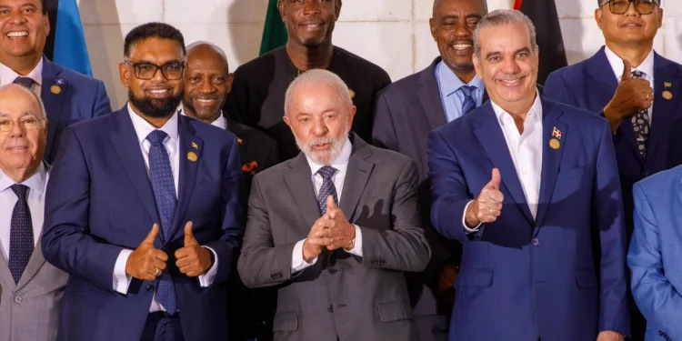 Luis Abinader se consolida entre los cinco presidentes mejor valorados de Latinoamérica