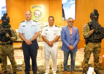 Golpe al narcotráfico: interceptan dos narcolanchas con 749 paquetes de presunta cocaína