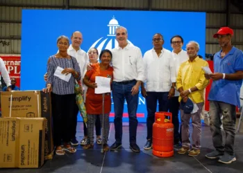 Más de 9 mil hogares en Santiago son impactados con entrega de enseres, soluciones habitacionales y asistencia alimentaria a familias vulnerables