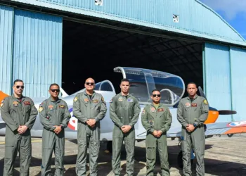 Souffront Tamayo encabeza bautizo aeronáutico de piloto que completa su primer vuelo solo