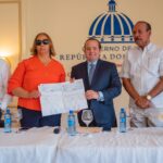 Ministro Paliza entrega aportes en San Cristóbal dirigidos al sector deportivo, social y agropecuario
