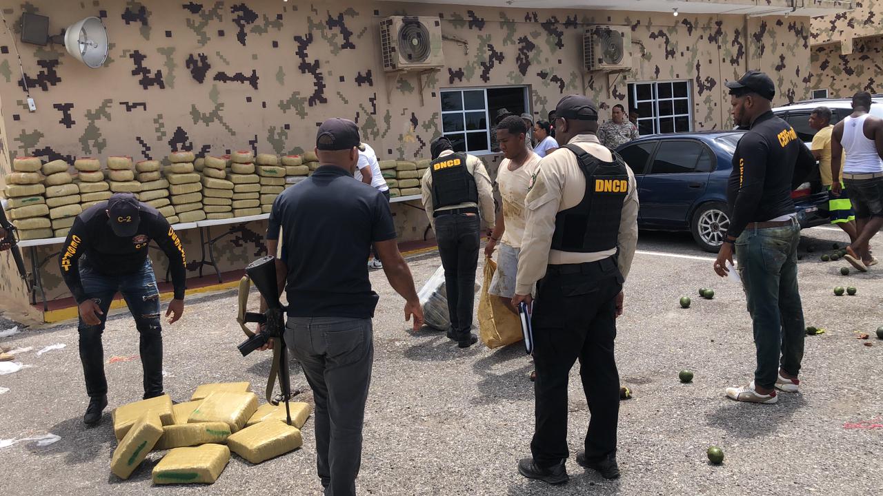 CESFRONT y DNCD ocupan 1,945 libras presumiblemente marihuana en Pedernales