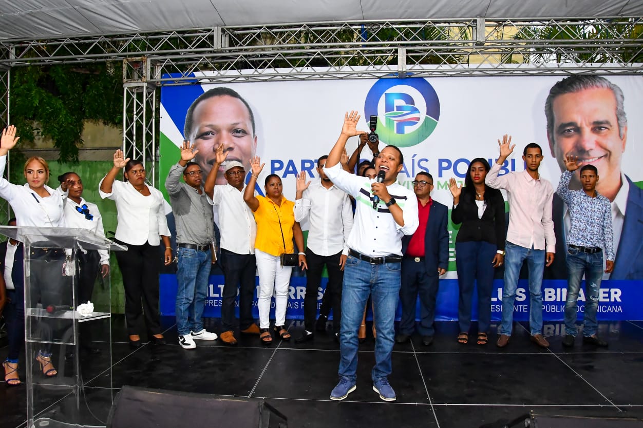 País Posible juramenta cientos de nuevos posibilistas en la provincia Peravia