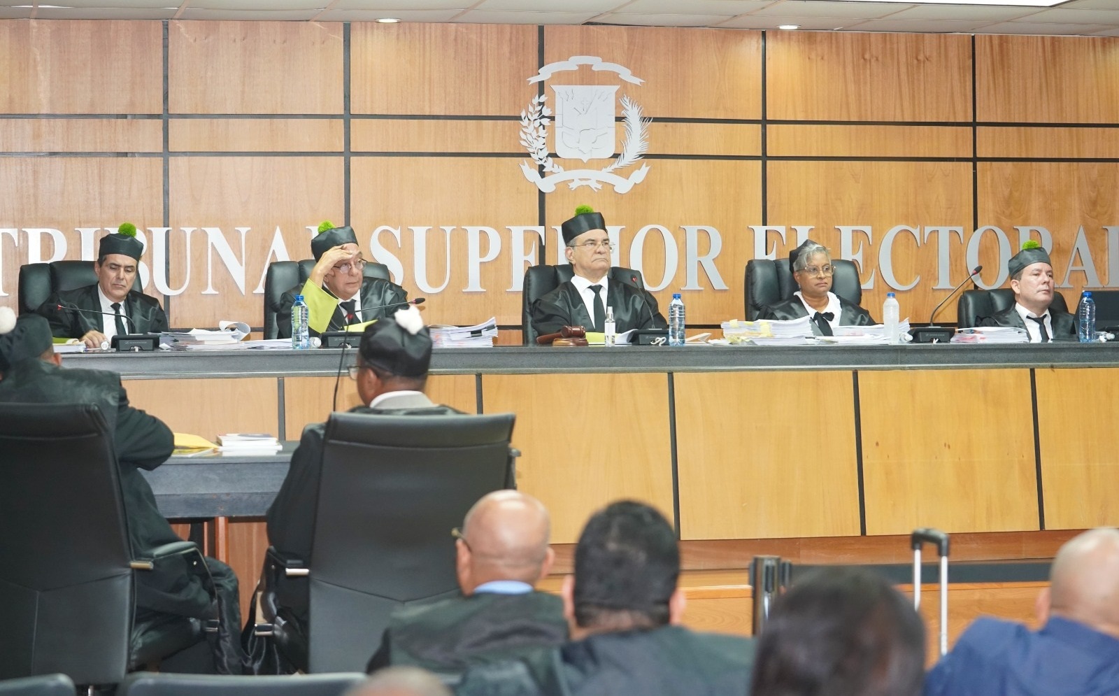 TSE se reserva fallo en impugnación contra resolución sobre posición de partidos en la boleta