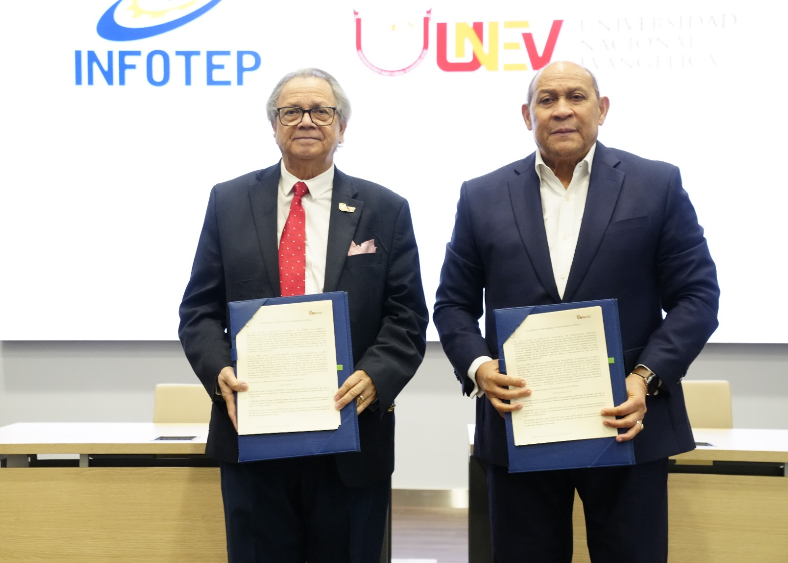 INFOTEP y Universidad Evangélica se unen para capacitar técnicos de nivel superior