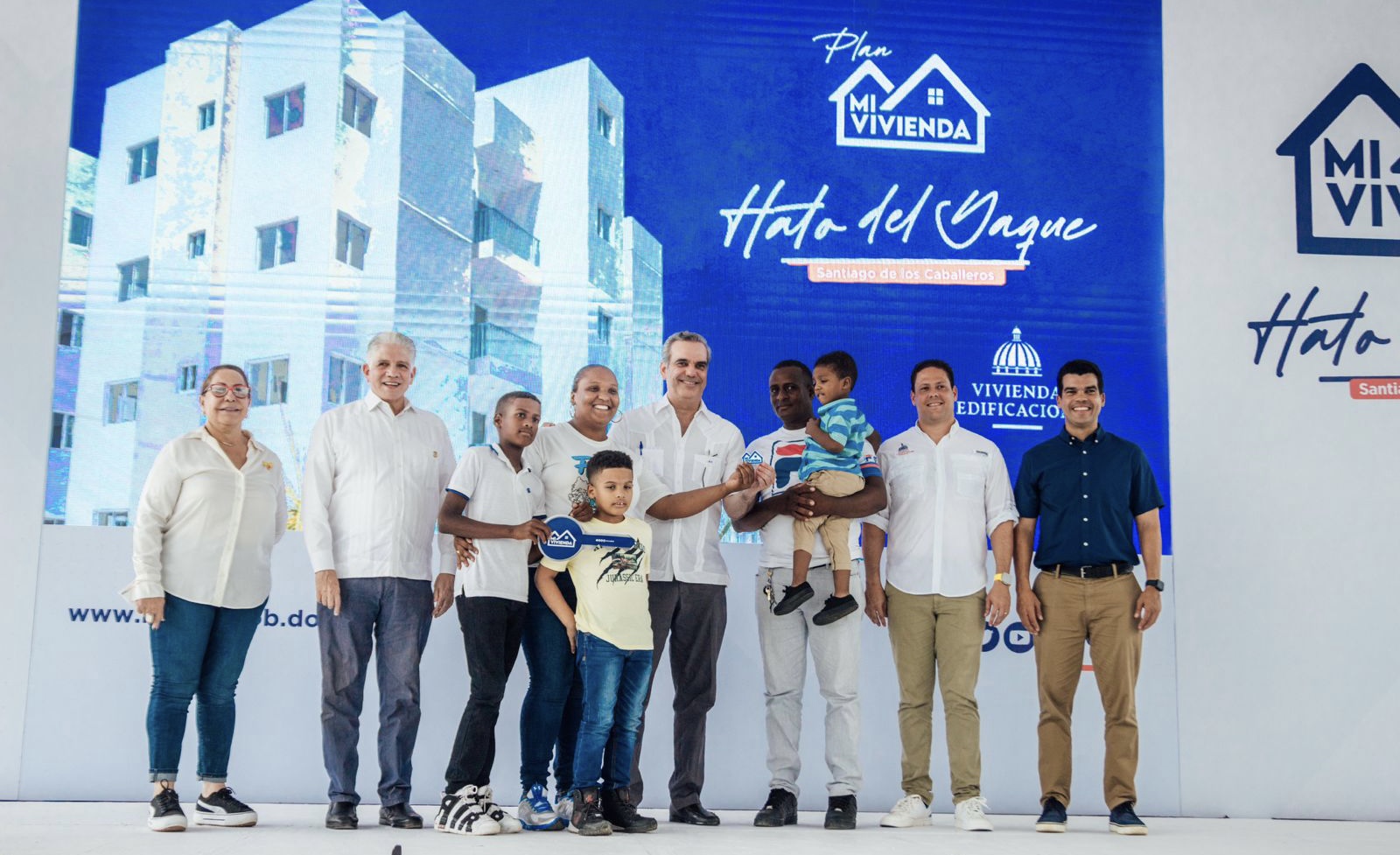 Presidente Abinader y Ministro Bonilla entregan las primeras 150 viviendas del proyecto “Mi Vivienda Hato del Yaque”