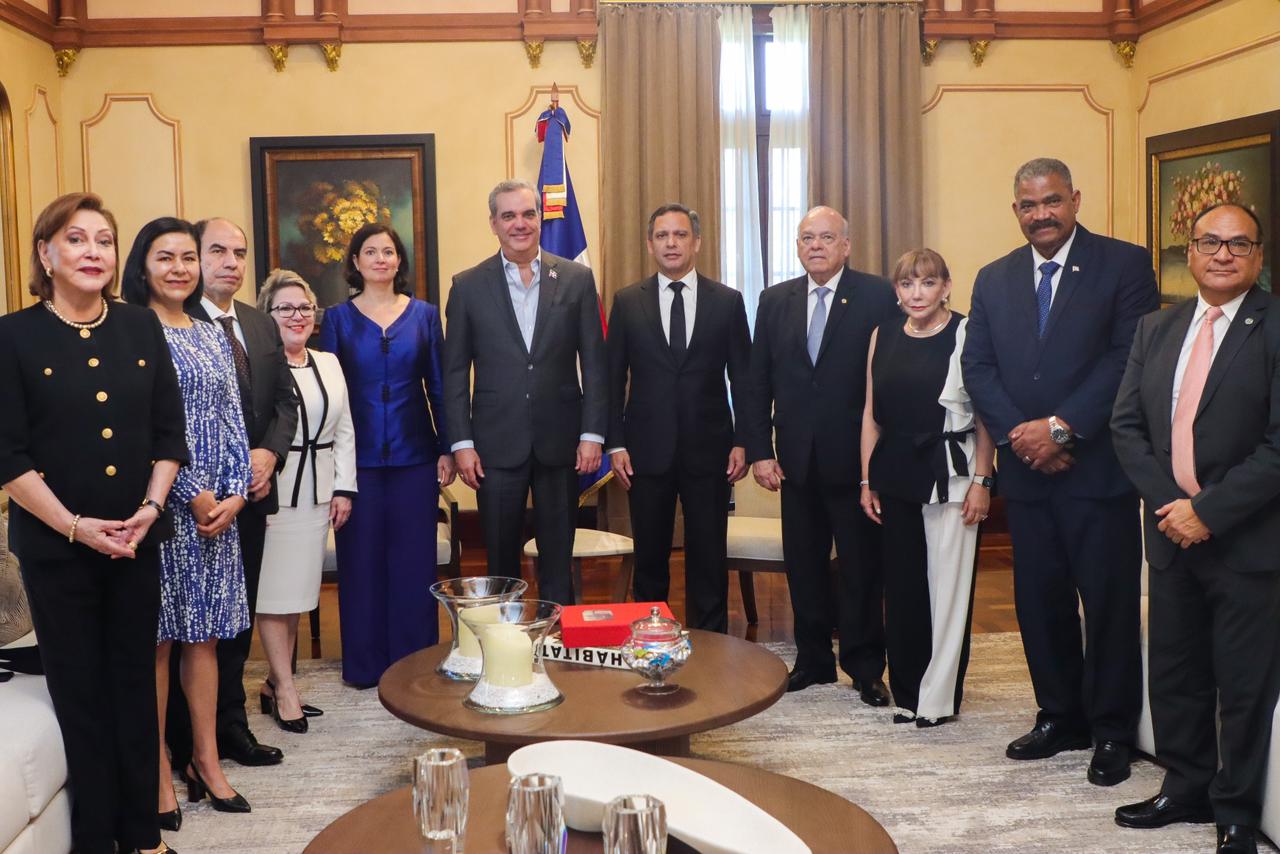 Presidente Abinader recibe en Palacio a presidentes de las Cortes Supremas de Justicia del Consejo Judicial Centroamericano y del Caribe