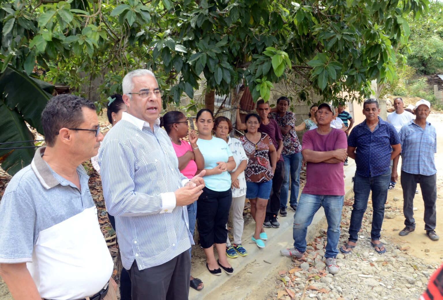 Alcaldía Santiago hizo entrega de aceras y contenes en Cruz Gorda, y Los Laureles de Gurabo