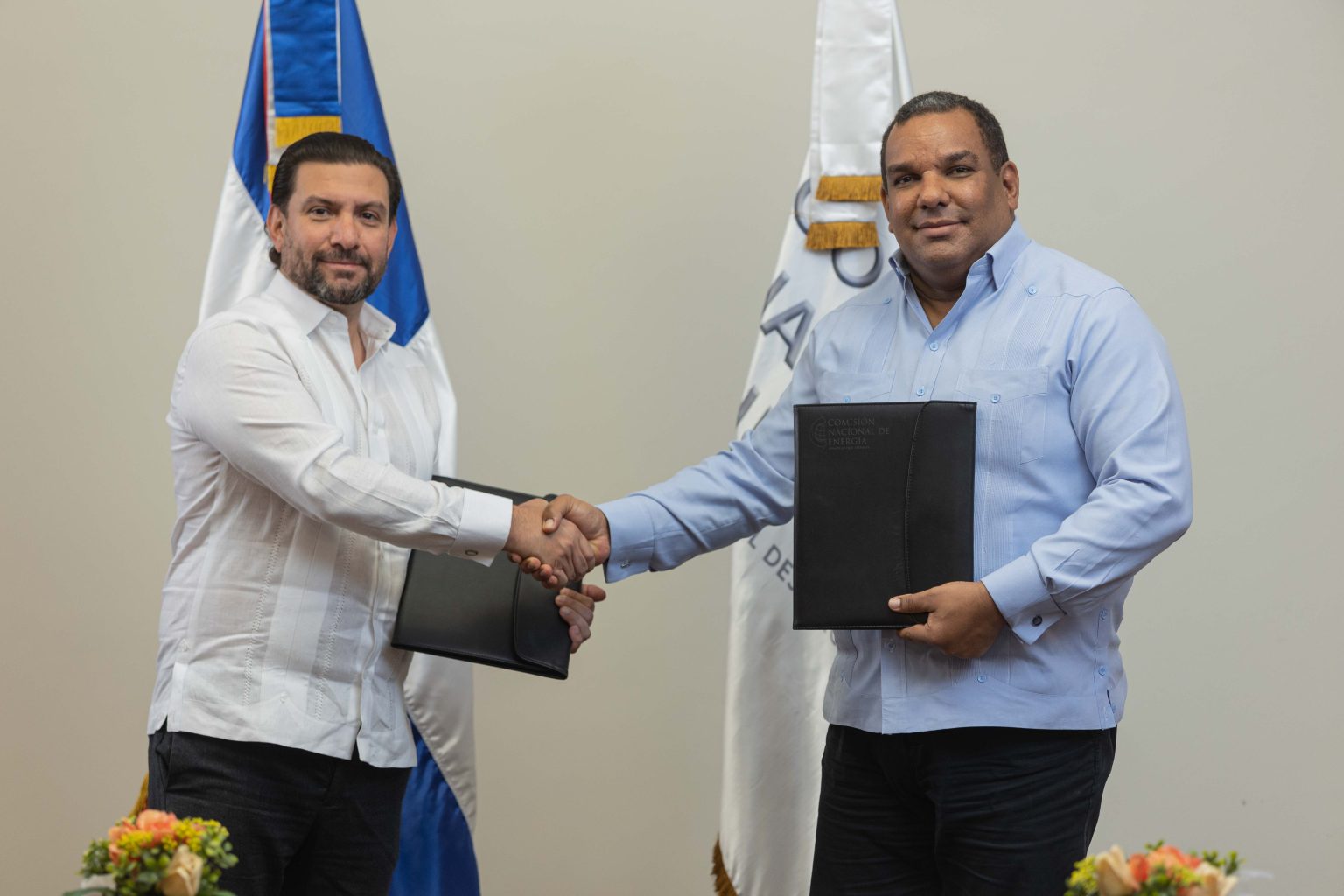 Gobierno otorga concesión definitiva a empresa operará planta de electricidad en Azua