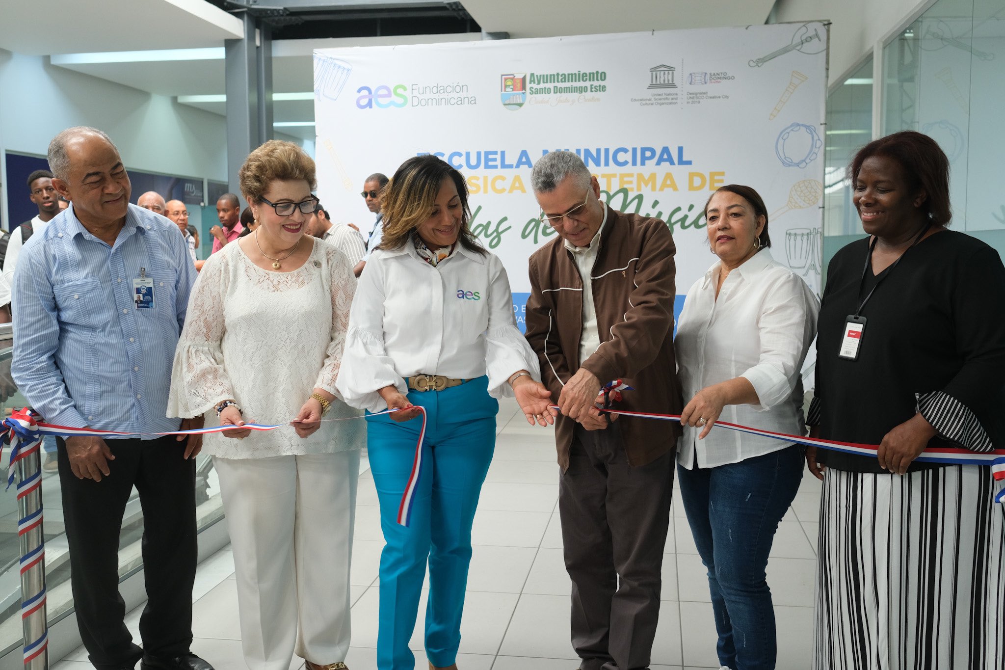 Alcaldía de SDE y Fundación AES inauguran sistema municipal de bandas musicales