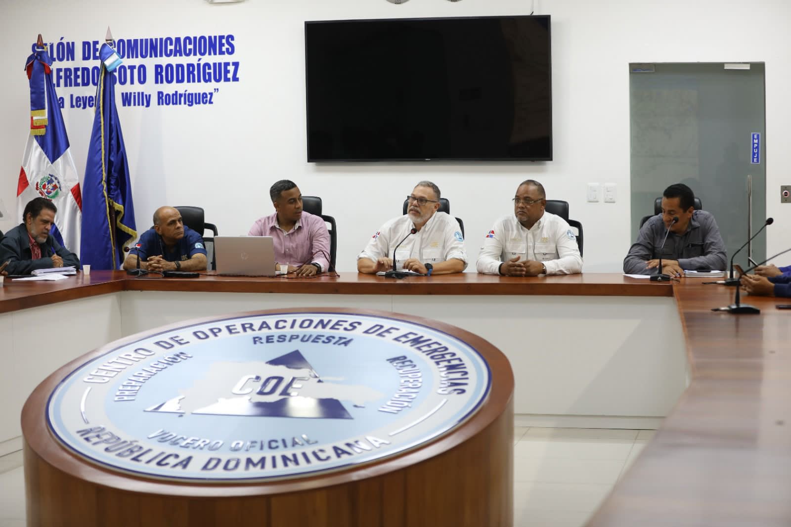 Comisión Nacional de Emergencias analiza las proyecciones de la temporada ciclónica