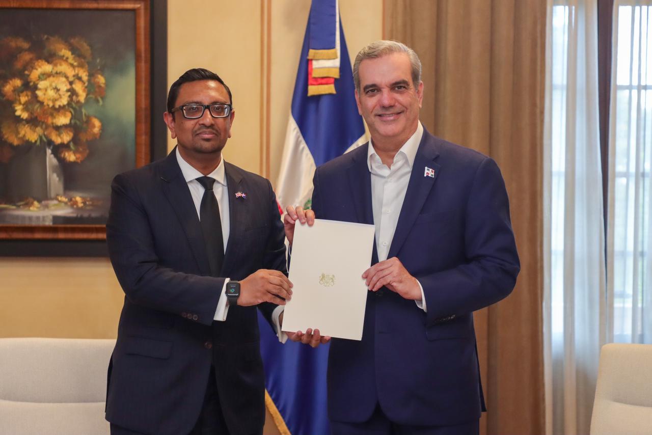 Reino Unido ampliará línea de crédito para República Dominicana a 4,000 millones de libras esterlinas