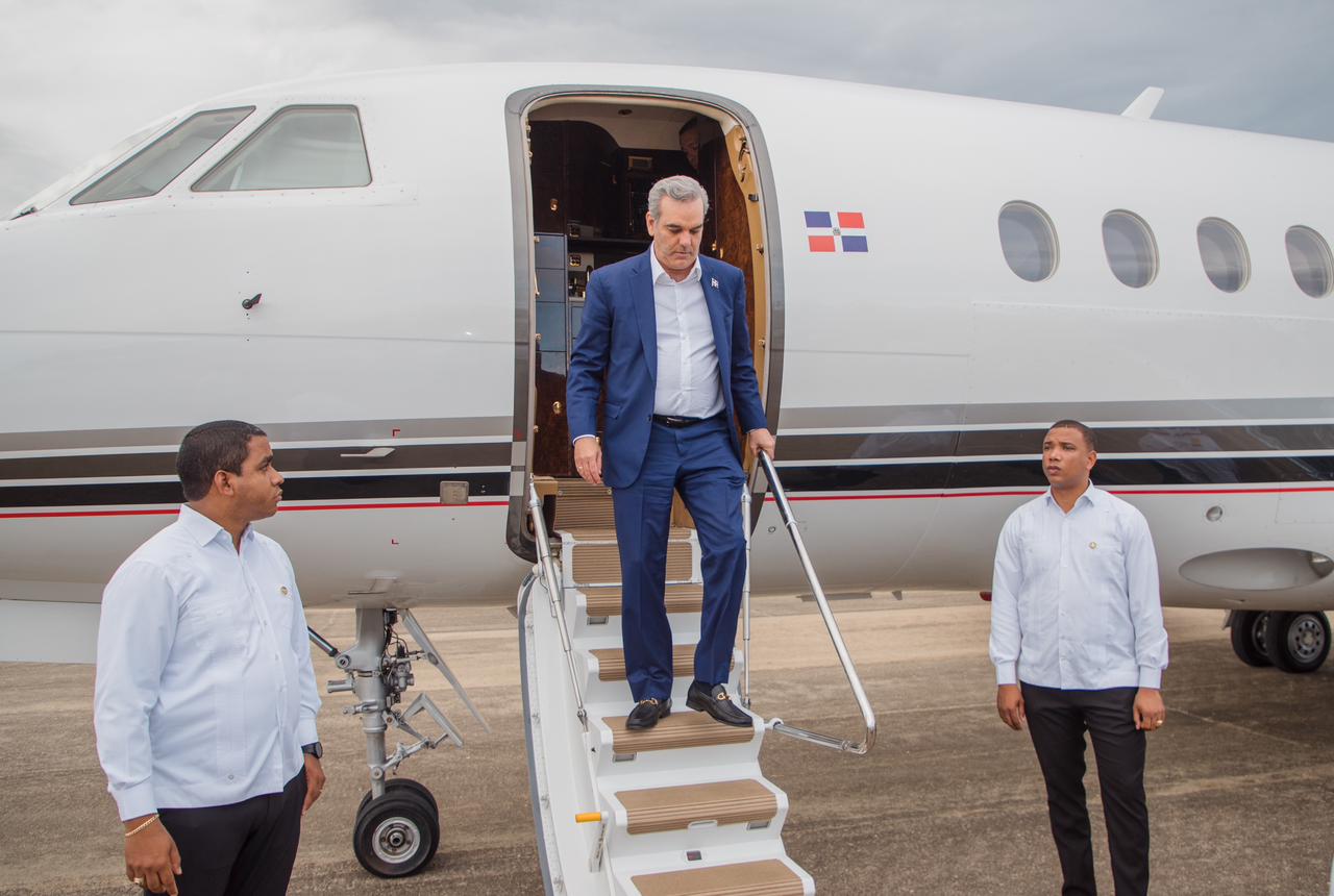 Presidente Abinader llega hacia Belice para participar en la LVll Cumbre de Jefes de Estados y Gobierno del SICA