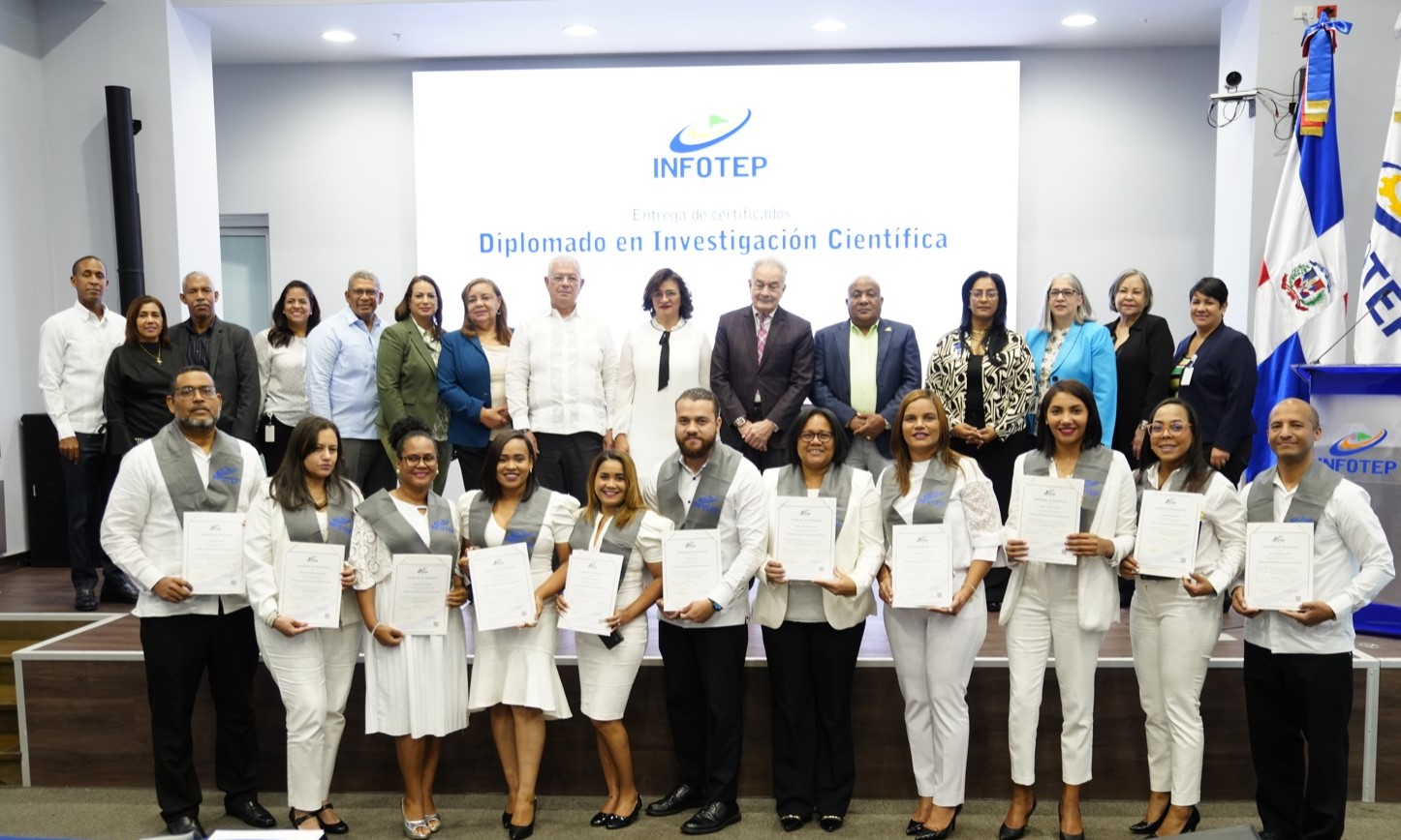 INFOTEP certifica colaboradores formados en metodología de investigación científica