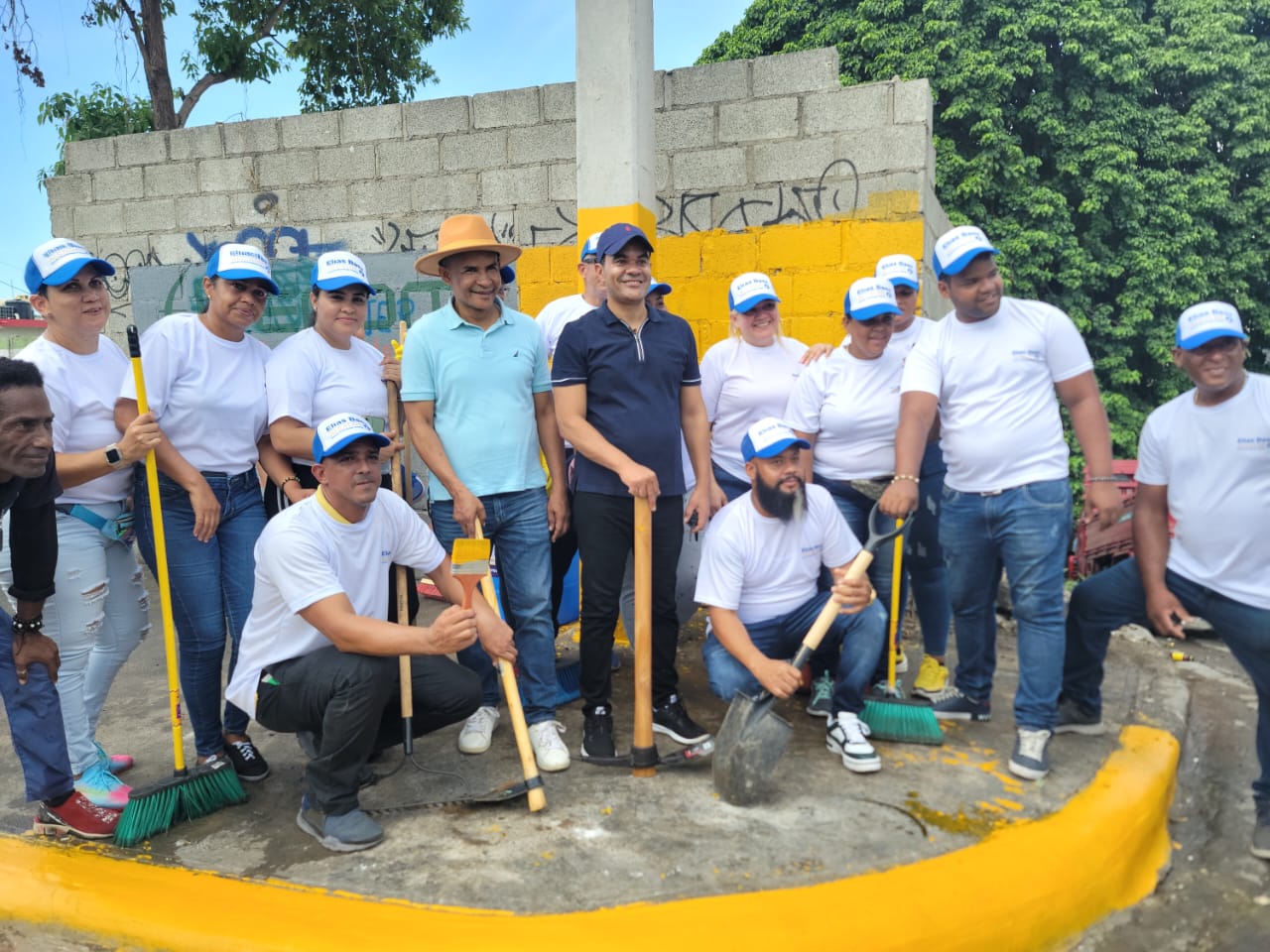 Elías Báez realiza jornada de limpieza en vías de SDO
