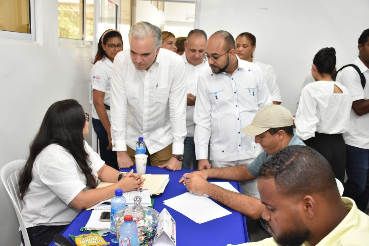 Ministro de Trabajo dice feria de empleos en Monte Cristi reafirma compromiso del Gobierno en crear más y mejores oportunidades para todos los dominicanos