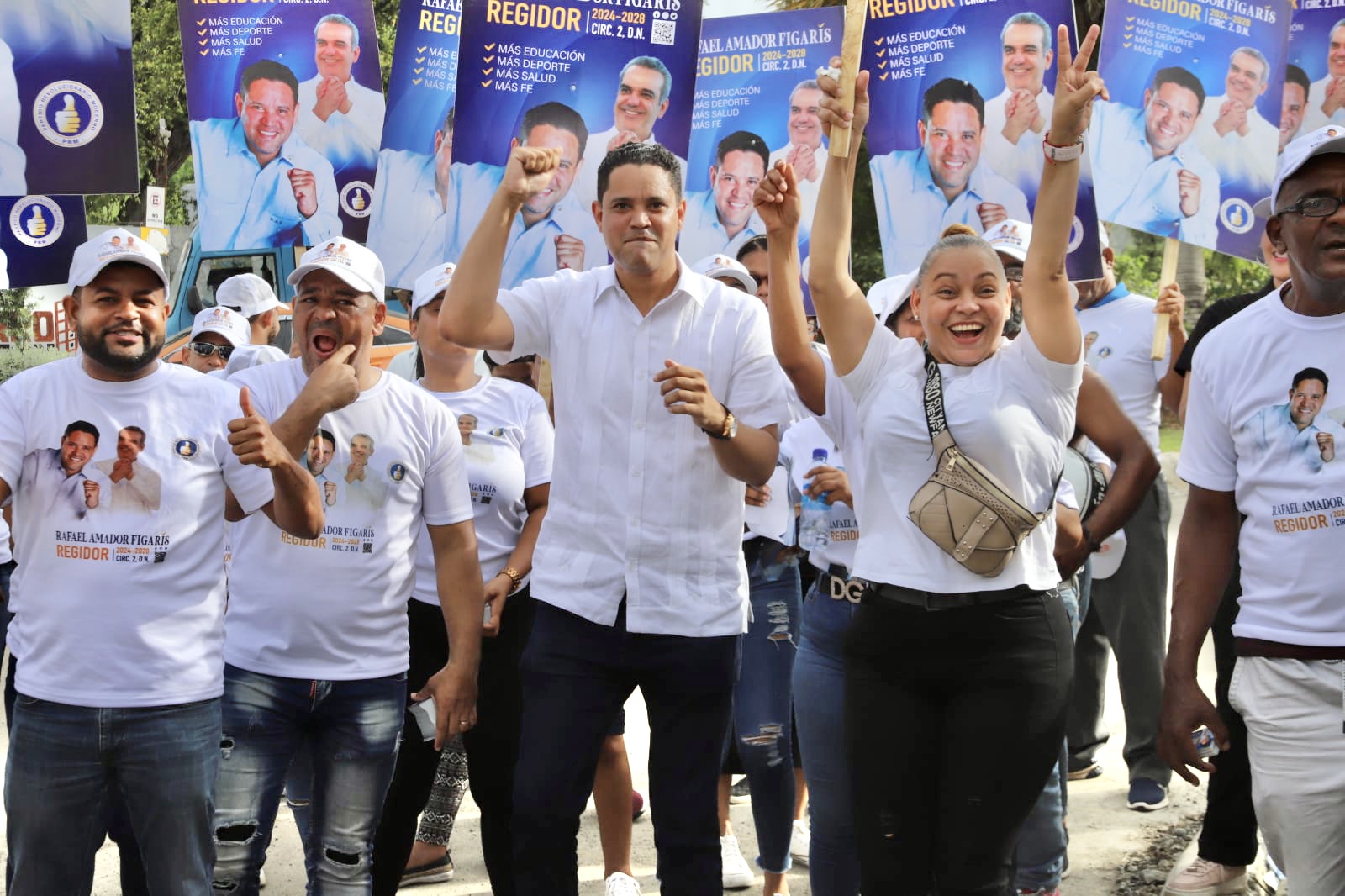 Precandidato a regidor Rafael Amador Figaris inicia gran recorrido “mano a mano” por diferentes sectores del D.N