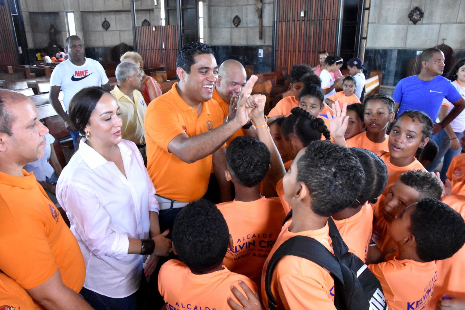 Alcalde Kelvin Cruz inaugura Olimpíadas Infantiles Municipales con 6 mil niños