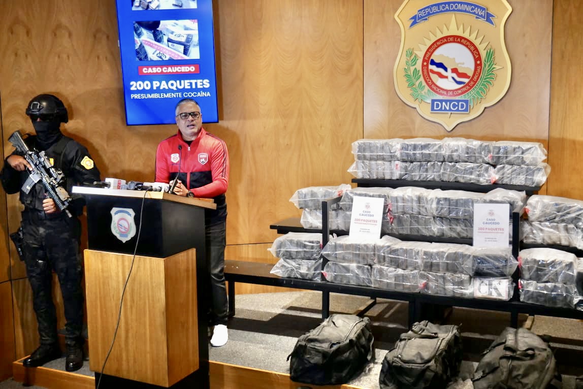 EN CAUCEDO: OCUPAN OTROS 200 PAQUETES PRESUMIBLEMENTE COCAÍNA EN CAJAS DE GUINEOS
