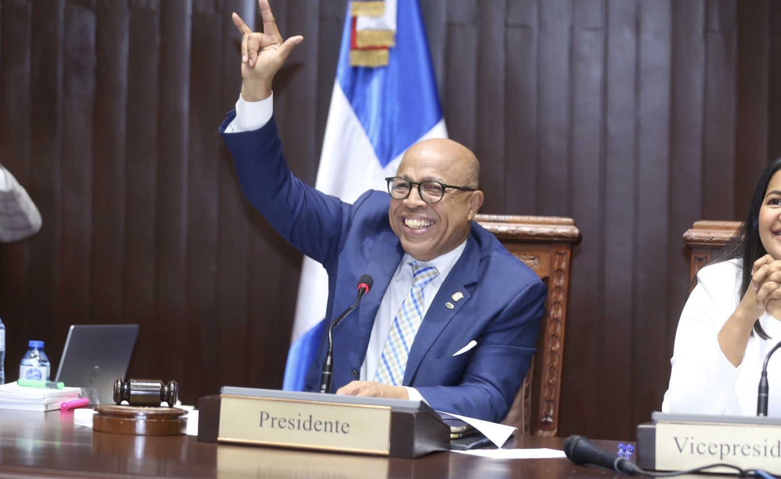 Cámara de Diputados convierte en ley proyecto para regular lengua de señas en RD