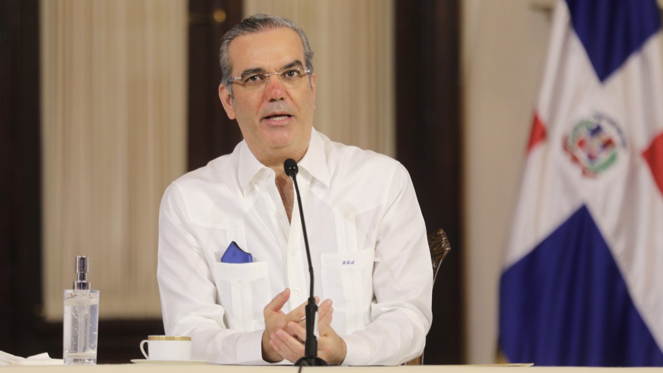 Presidente Abinader ordena impedir entrada a RD de dos extranjeros