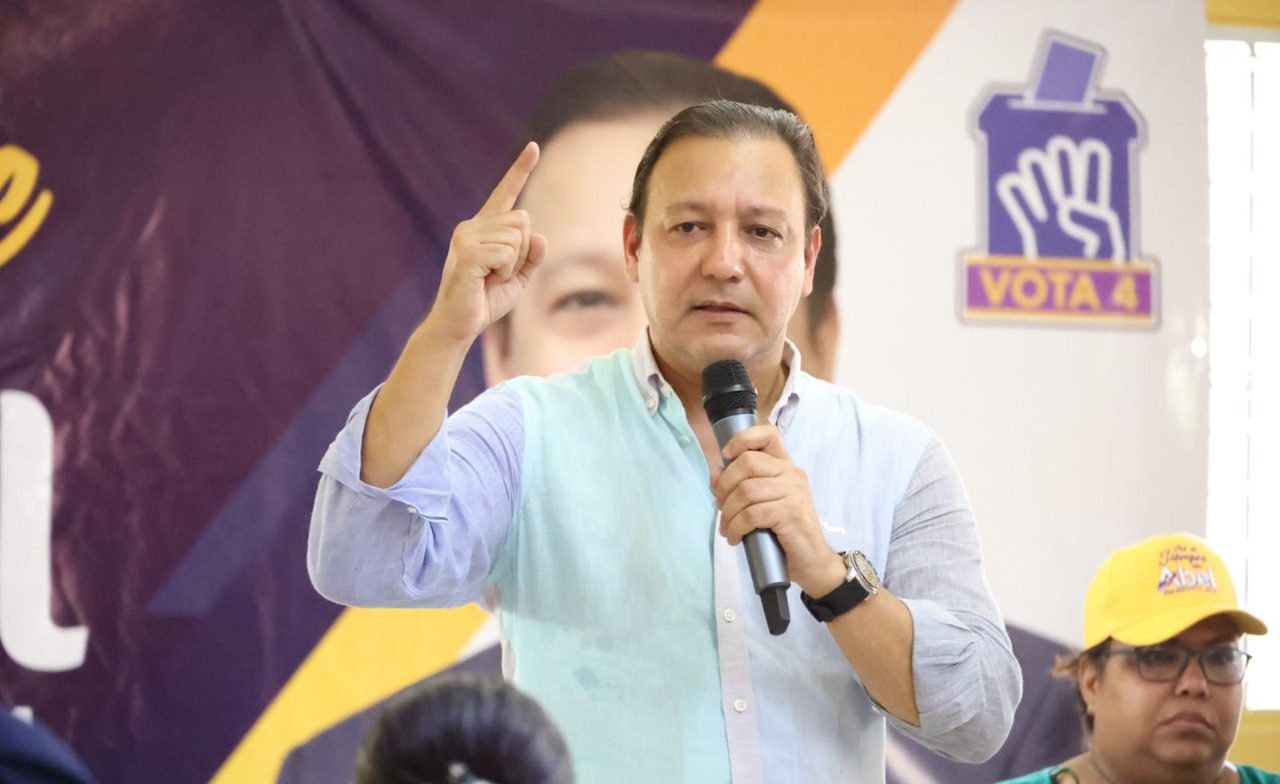 Abel Martínez destaca amor y valentía de padres dominicanos: “Por ustedes lucho”