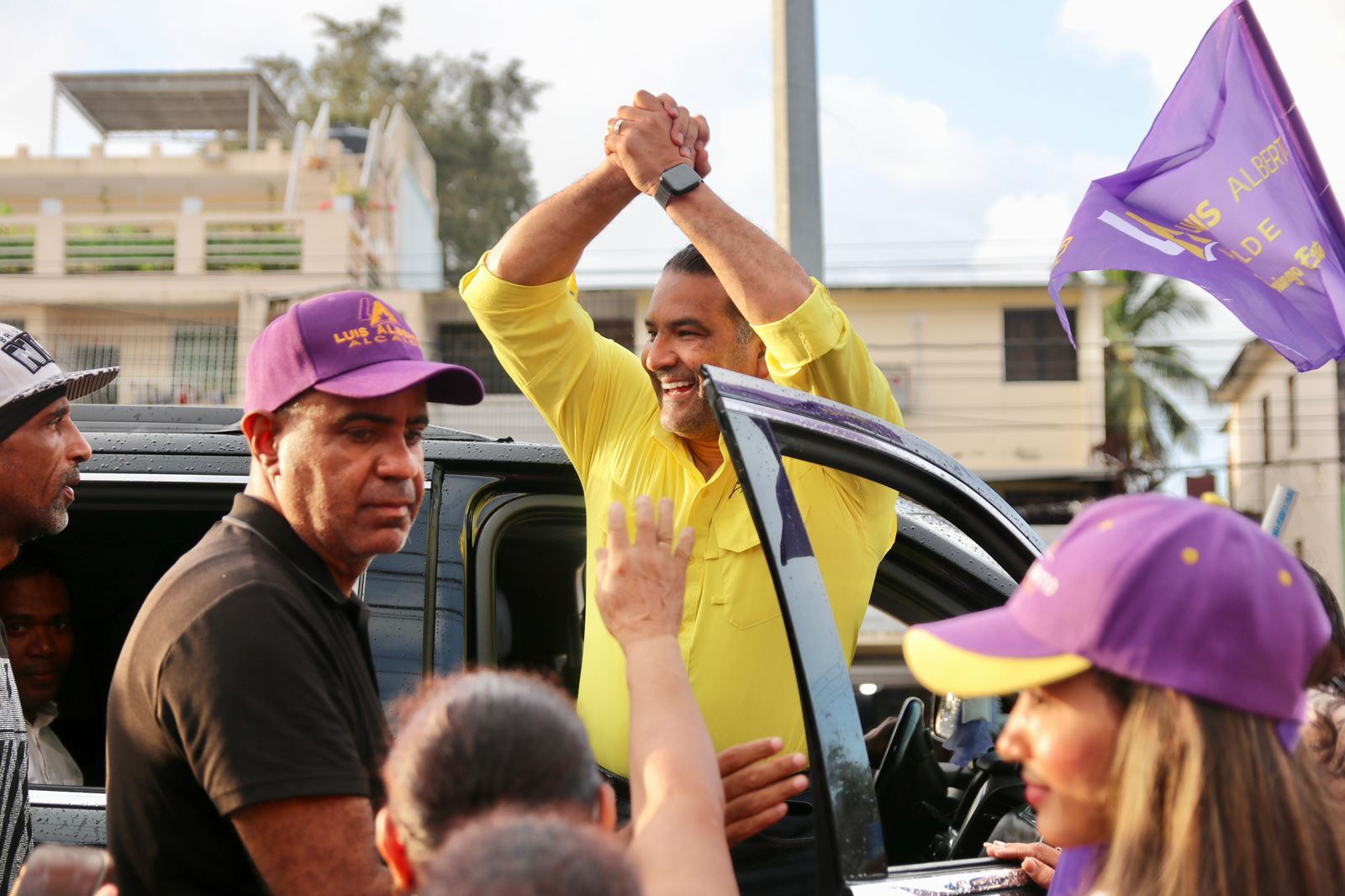 PLD con su candidato a alcalde Luis Alberto se moviliza durante este fin de semana en SDE