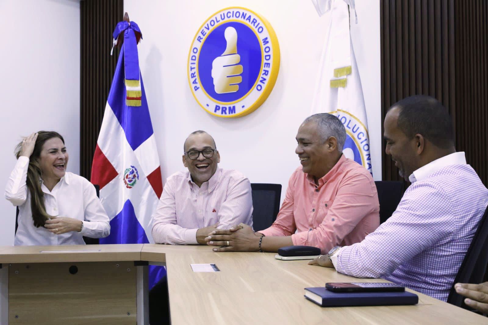 Excandidato a alcalde del PLD en Villa Tapia renuncia y pasa al PRM*