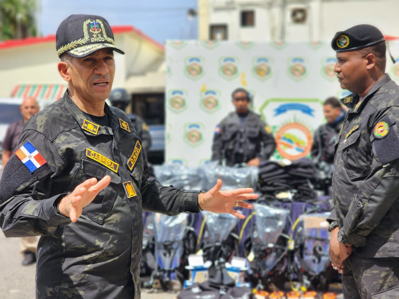 UNIDADES TÁCTICAS DE LA DNCD RECIBEN NUEVOS EQUIPOS PARA COMBATIR NARCOTRÁFICO