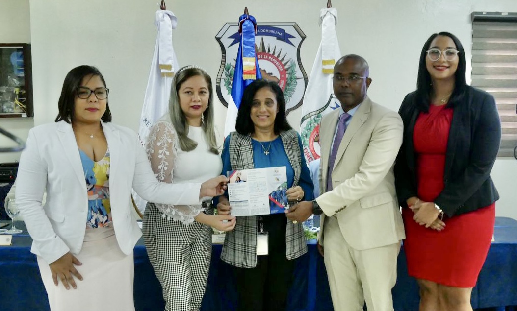 DNCD PRESENTA PRIMERA VERSIÓN CARTA COMPROMISO AL CIUDADANO