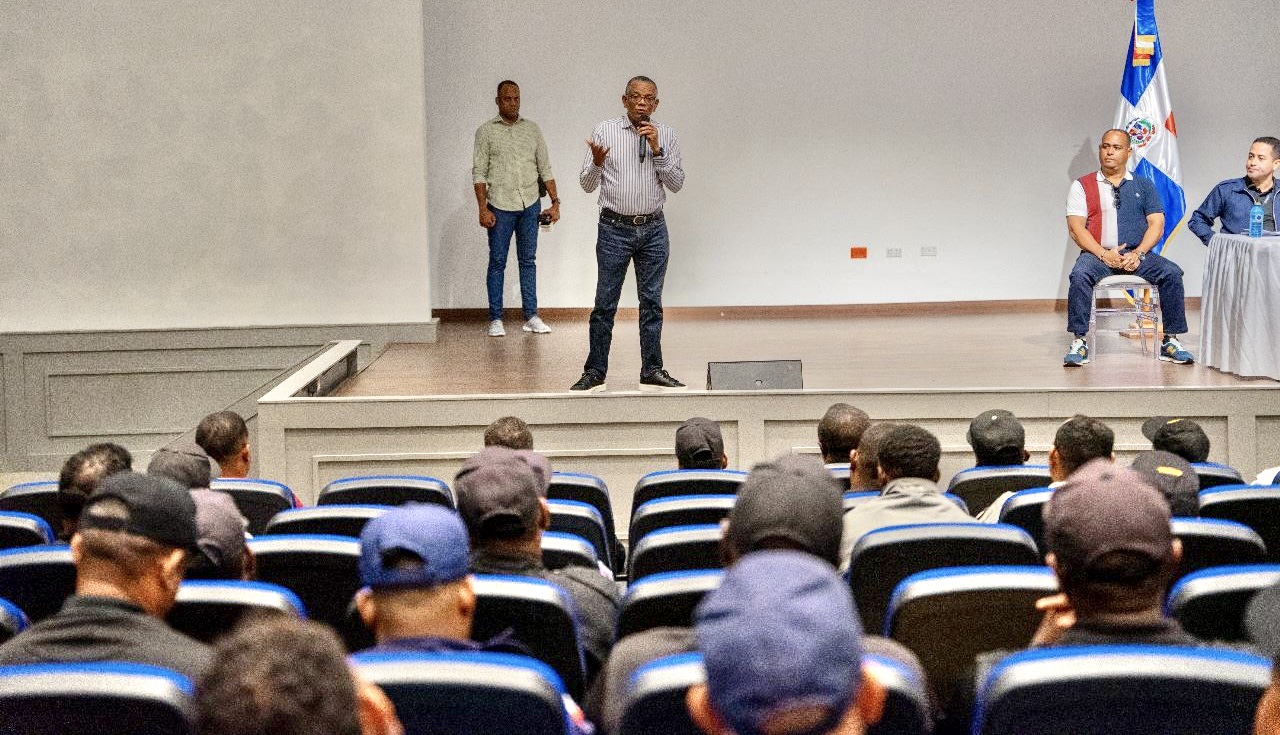 Director Migración: sancionaremos a colaboradores que incurran en «Macuteo» y violaciones a la ley
