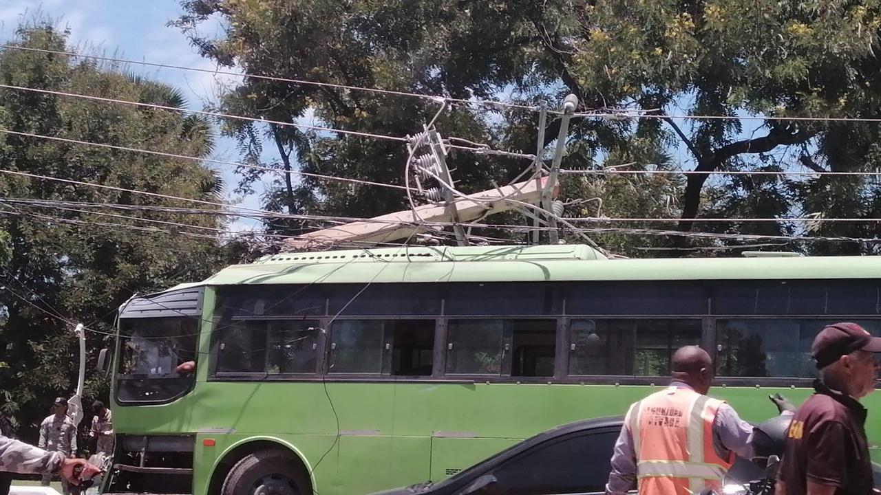 Trabajamos para normalizar servicio energético tras accidente de tránsito en la avenida España