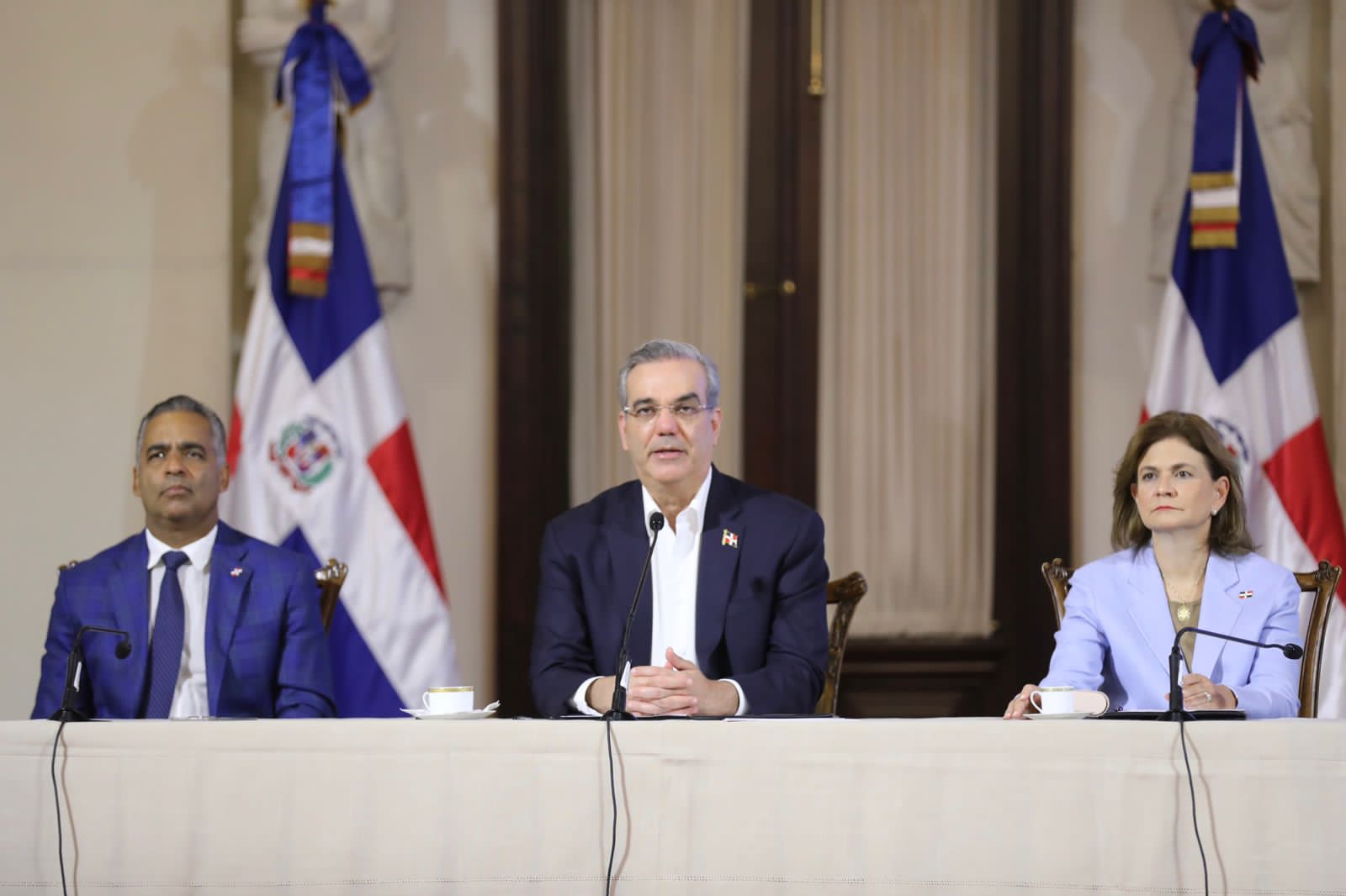 Presidente Abinader destaca que su gobierno ha firmado 34 contratos de energía renovable significando un aumento de 1,812 MW