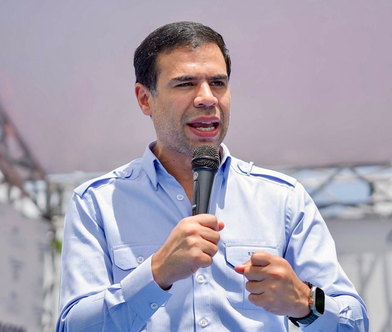 Roberto Ángel anuncia construcción Plaza en memoria de víctimas de explosión en San Cristóbal