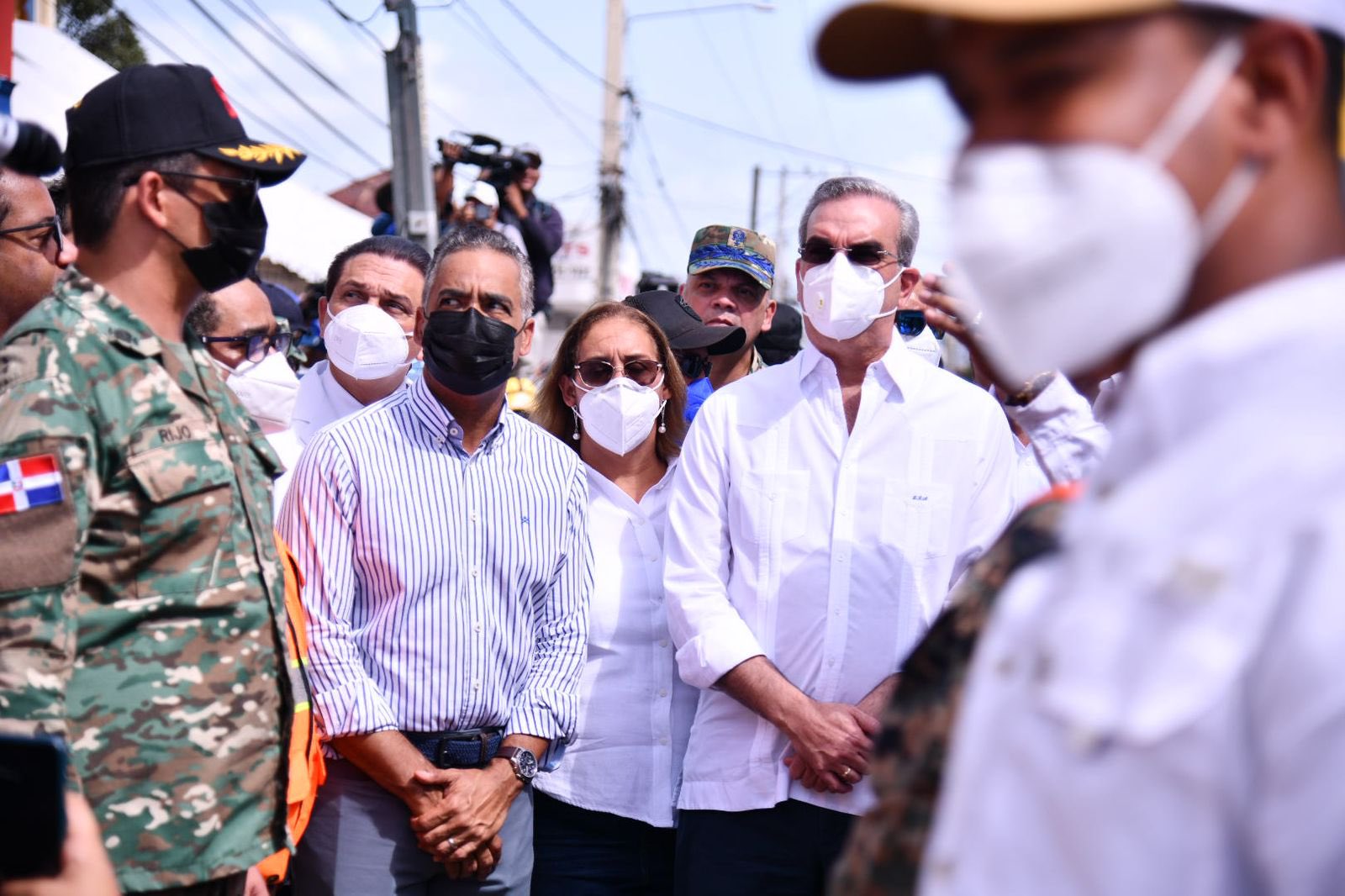 Presidente Abinader recorre zona afectada e informa que van 10 muertos, 11 desaparecidos y 37 heridos