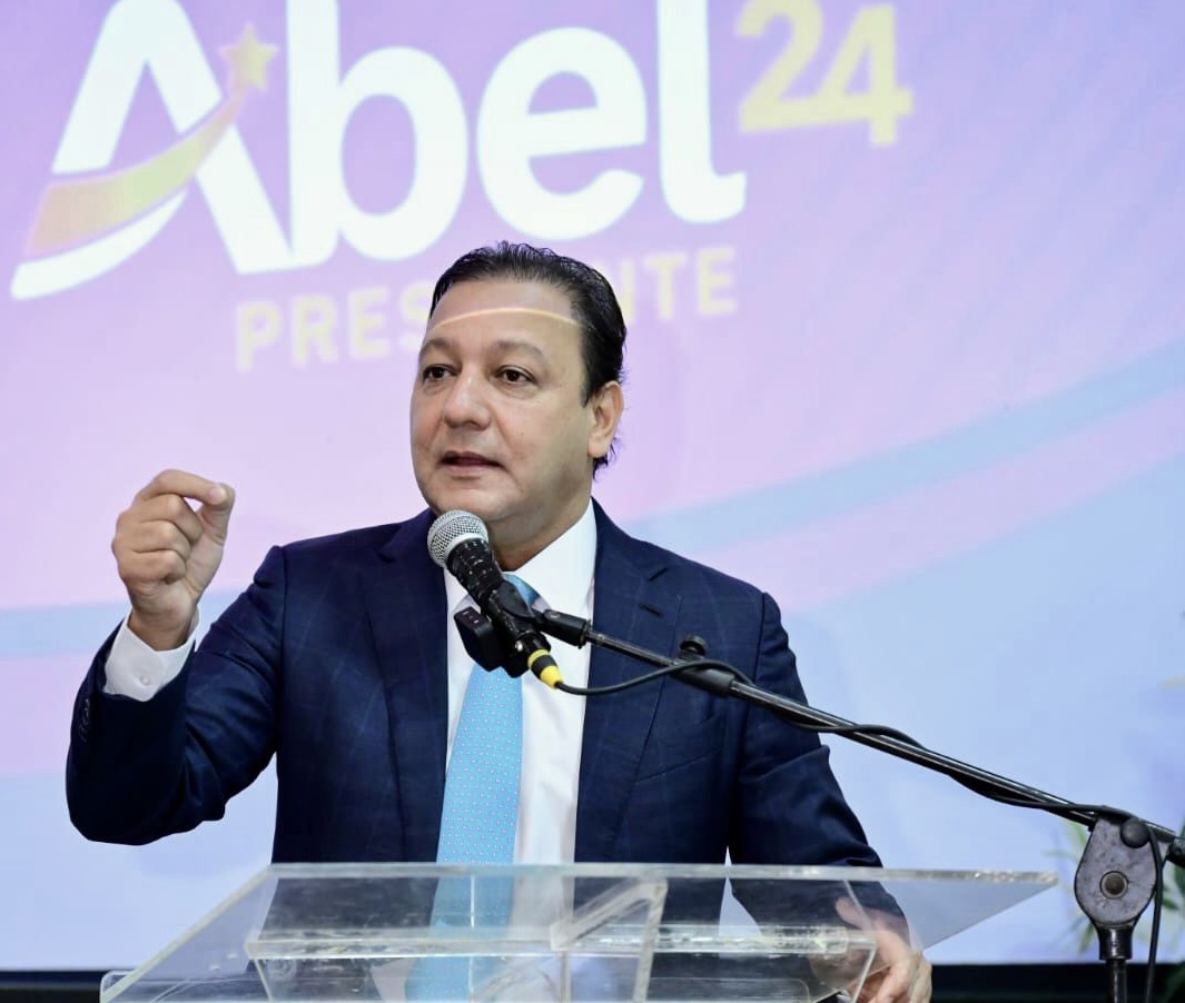 Abel Martínez anuncia importantes designaciones en su equipo de campaña