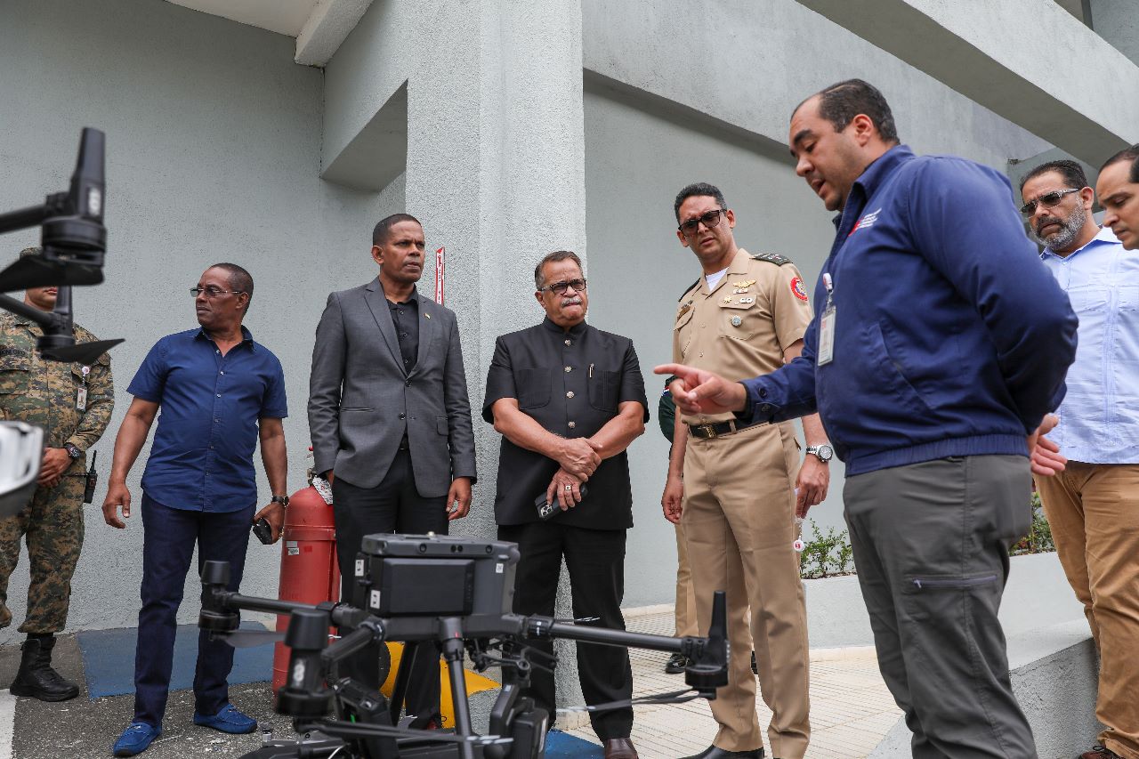 Delegación de Guyana destaca innovaciones tecnológicas y gestión operativa eficiente del 9-1-1