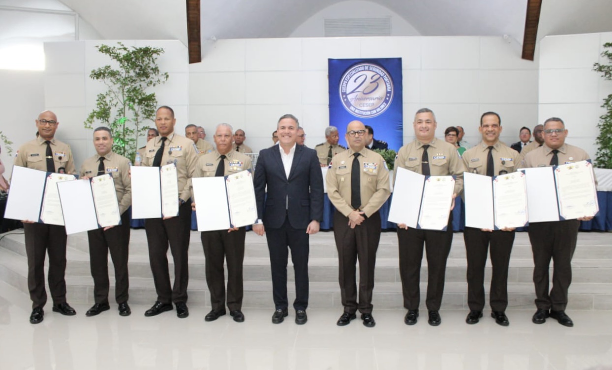CESEP celebra sus 23 años con reconocimientos a personalidades del sector portuario