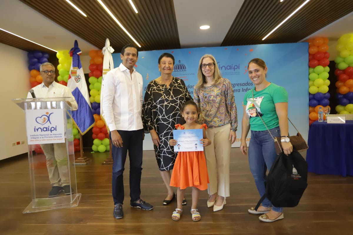INAIPI entrega certificados a los niños y niñas que concluyeron Programa de Atención Integral a la Primera Infancia