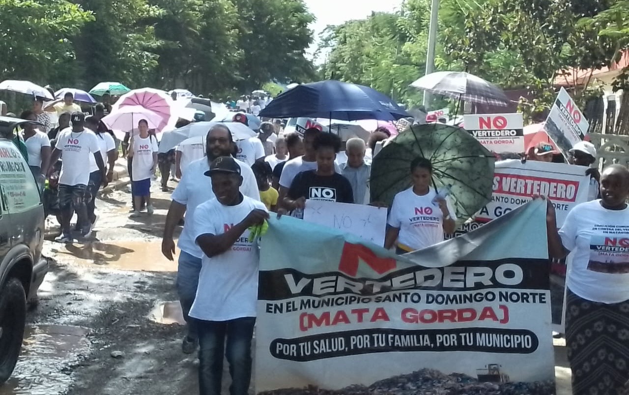 Protestan contra instalación de relleno sanitario en Mata Gorda